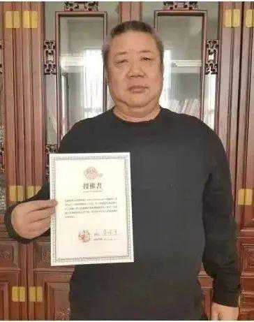 中国新“鱼牛双王”—国画大师蓝健康