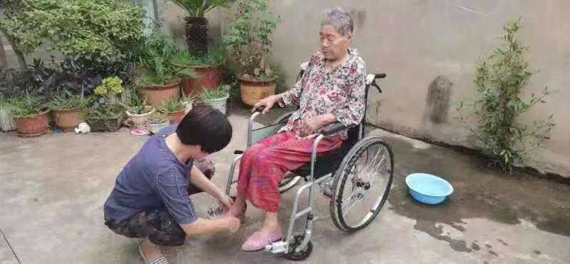 刘淑娟：孝敬公婆真情在助人为乐献爱心