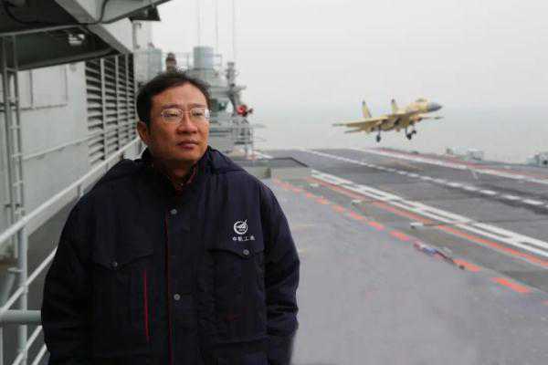 今天,歼-15战机再为他轰鸣 今天,歼-15战机再为他轰鸣