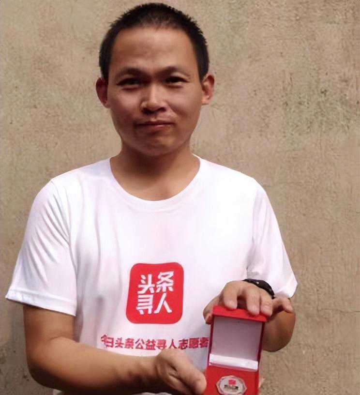 我，湖北人，18年里凭借寻人三法宝，帮一百多名流浪者找到了家