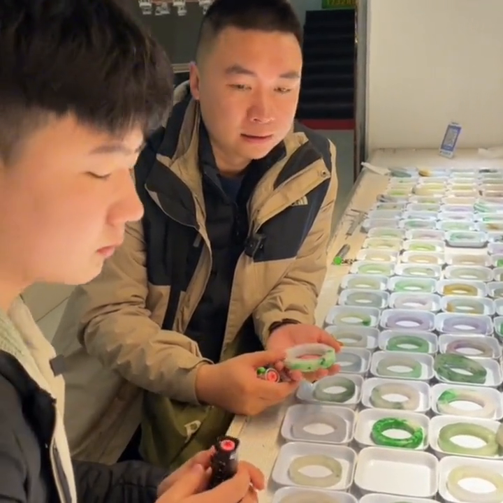 满足粉丝八百的春彩手镯愿望！#愿望成真