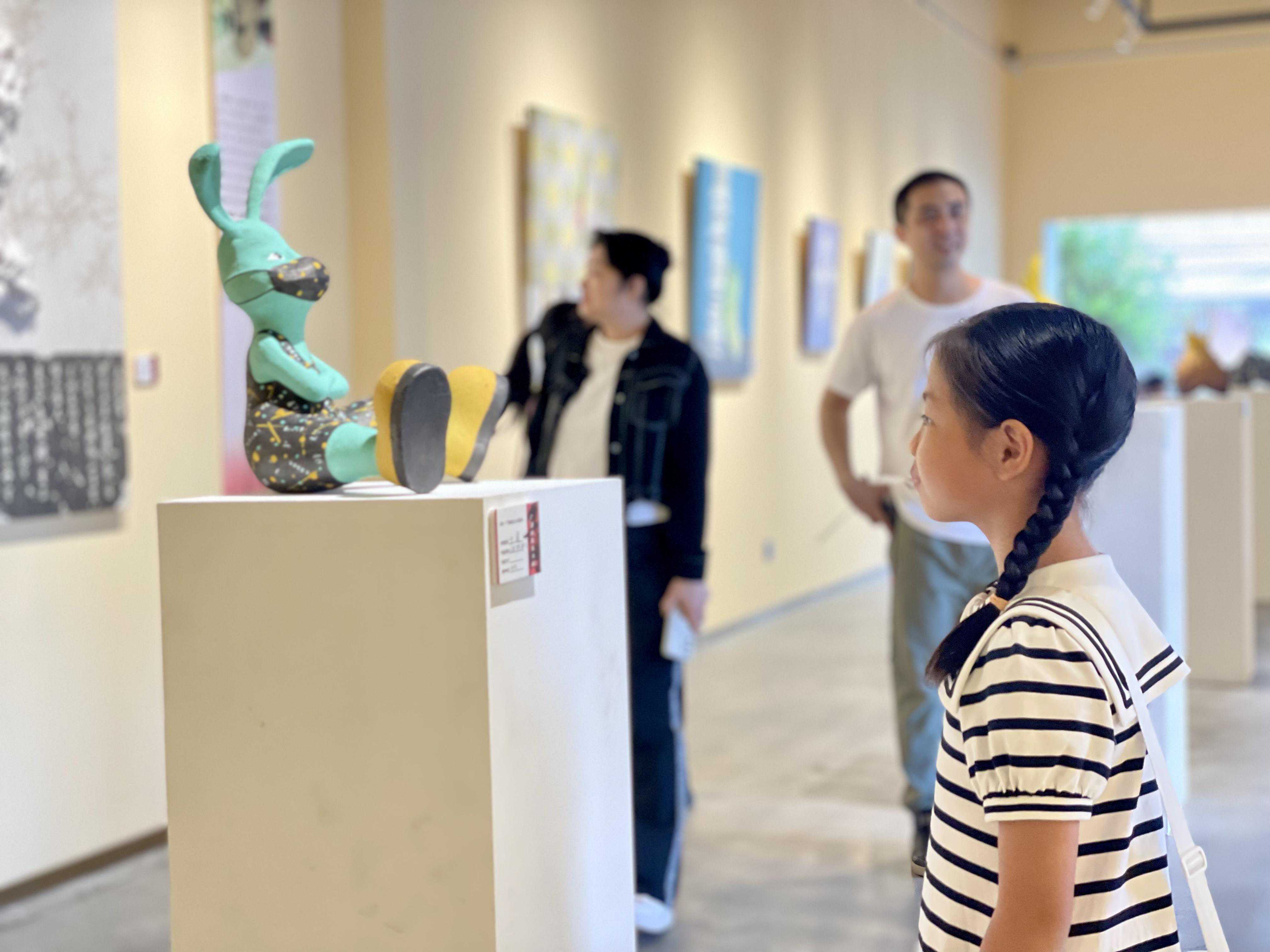 广美校友五人展诠释艺术商业社会“共生”之道