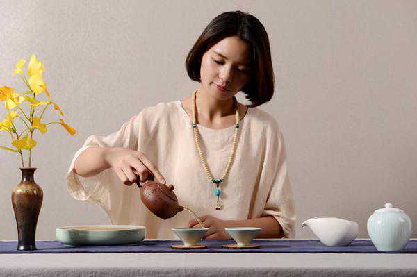 鲍志强、徐安碧弟子庄青作品 | 佛肚壶（秋舞）