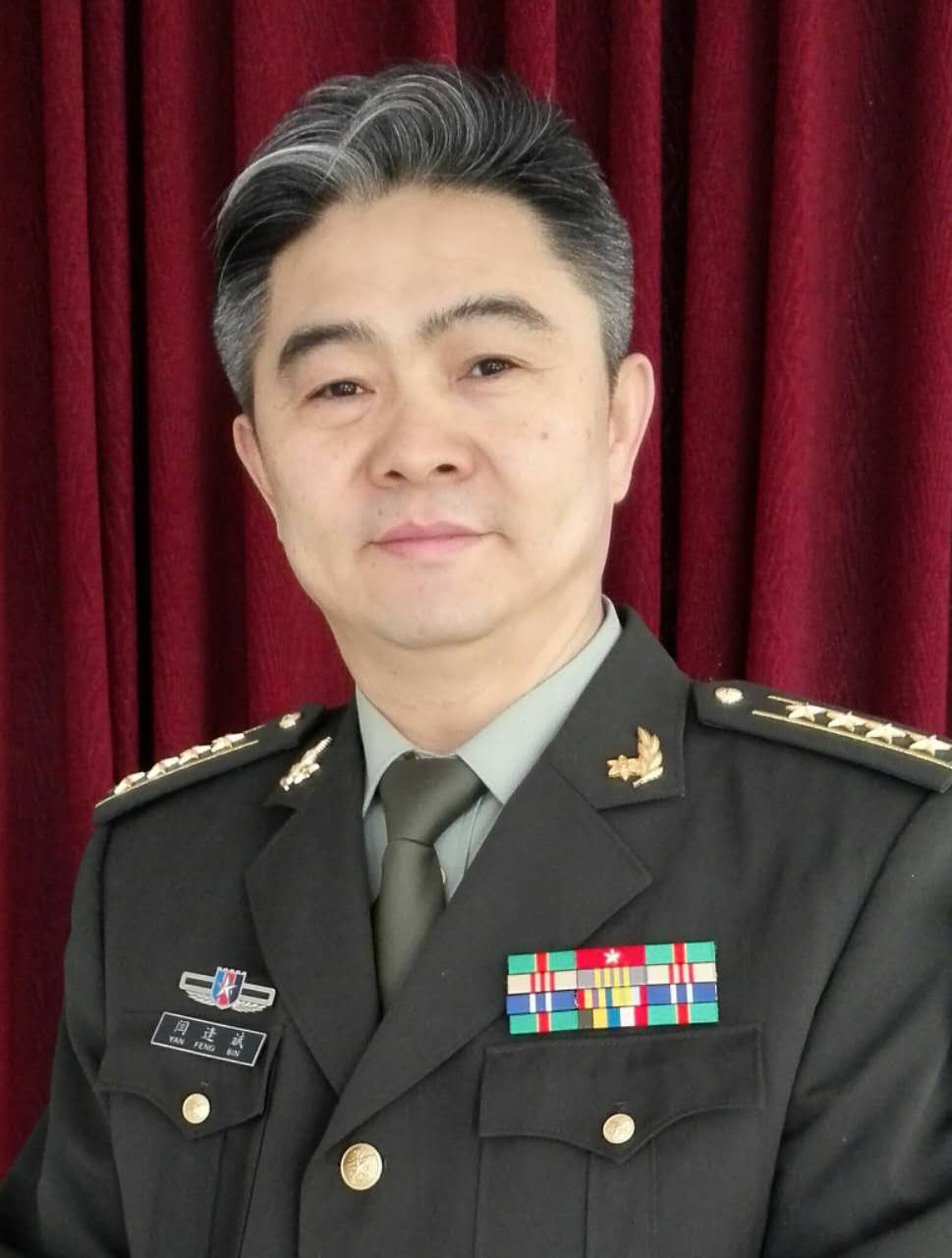 万水千山总是情——军旅画家闫禹铭印象 万水千山总是情——军旅画家闫禹铭印象