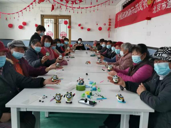 制送“冰墩墩”弘扬冬奥精神