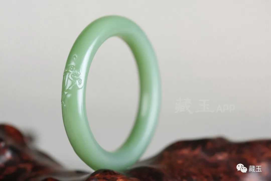 那些极为特殊的和田玉手镯，谁不想拥有一个