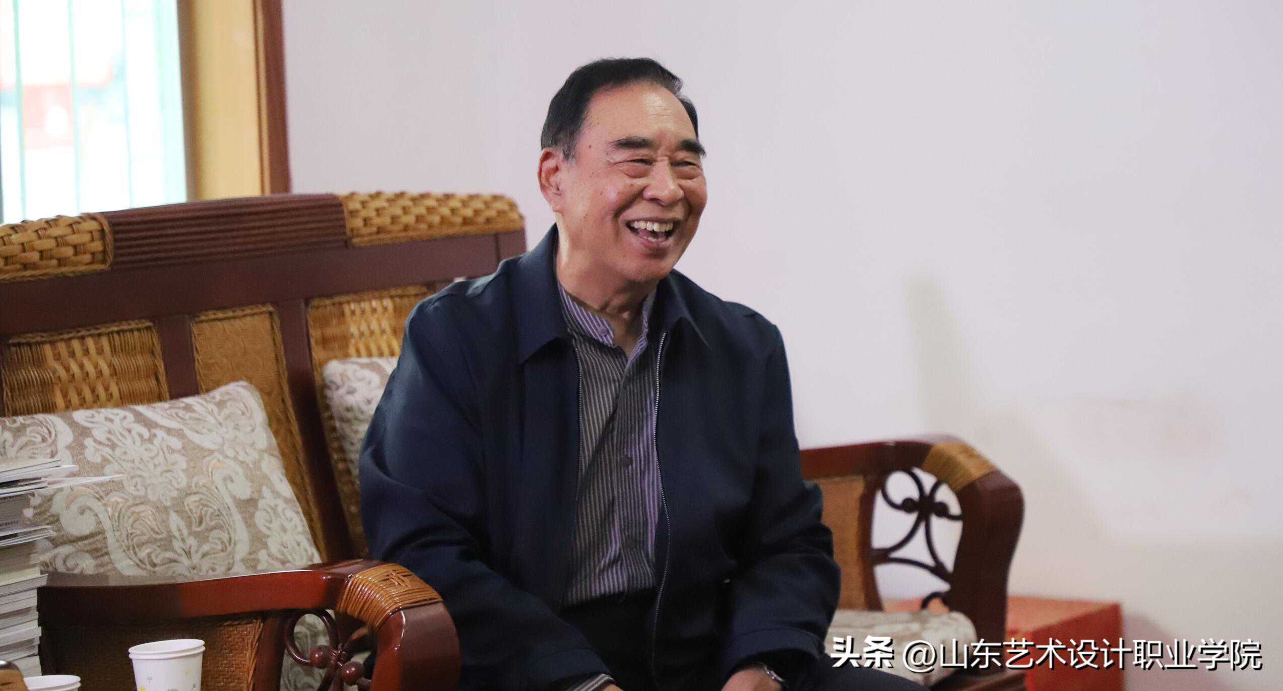 我校老教师返校日活动顺利举行