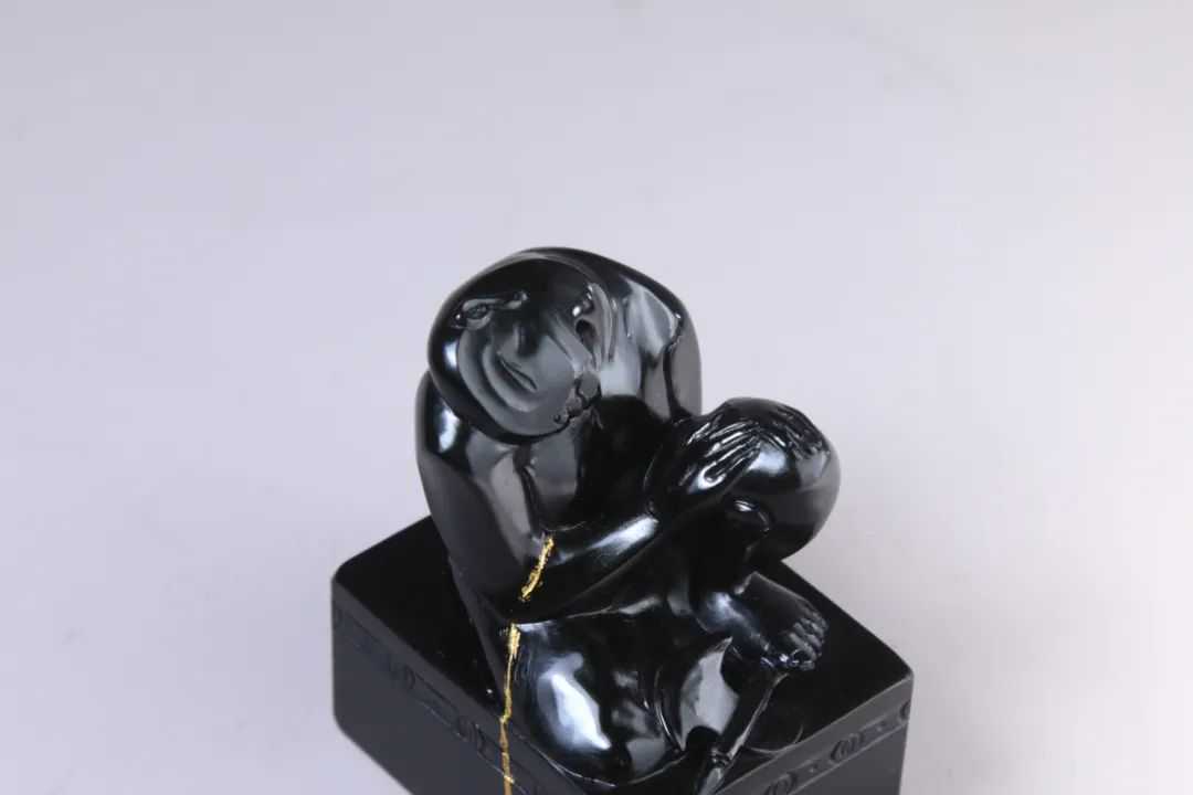 他收藏的这1000个印石，重演了《疯狂的石头》