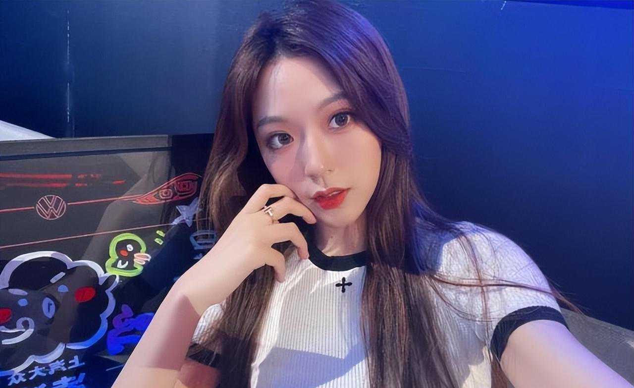 盘点王者荣耀KPL美女解说!个个肤白貌美大长腿!抓紧收藏! 盘点王者荣耀KPL美女解说!个个肤白貌美大长腿!抓紧收藏!