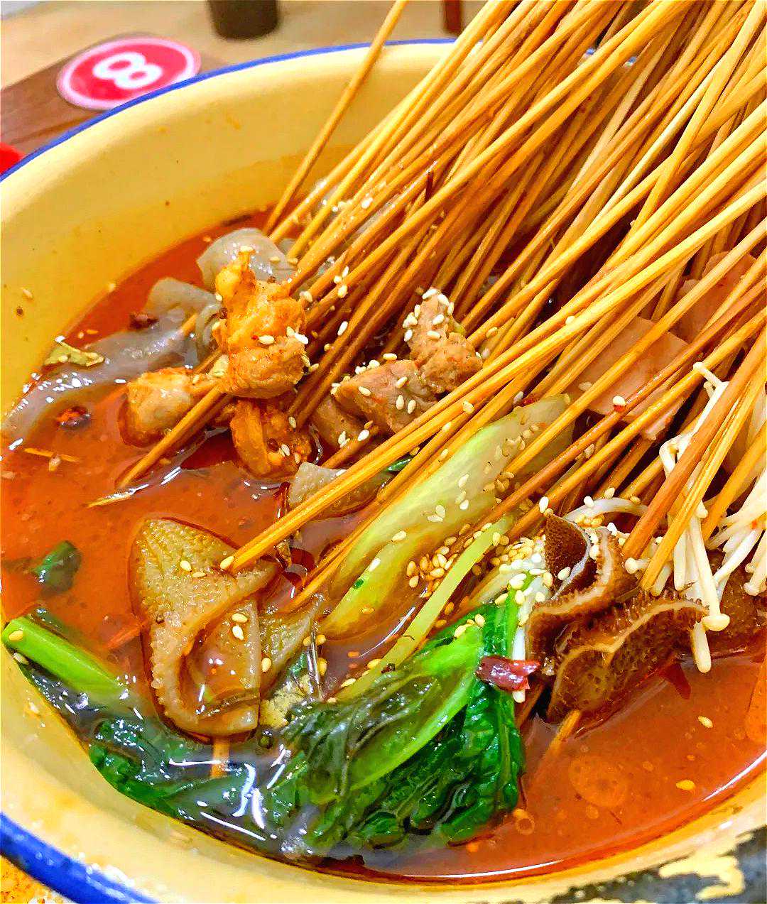 值得收藏！成都玉林网红串串香，排骨很“霸道”！撸串好吃又过瘾