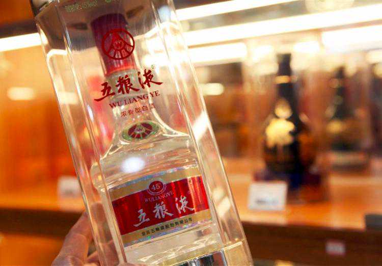 被五粮液放倒的董事长：系列酒一品便知，多处住所及单位收藏名酒