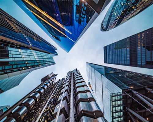 洛阳两条“狼青”跑进羊圈咬死数十只羊，警方：已击毙